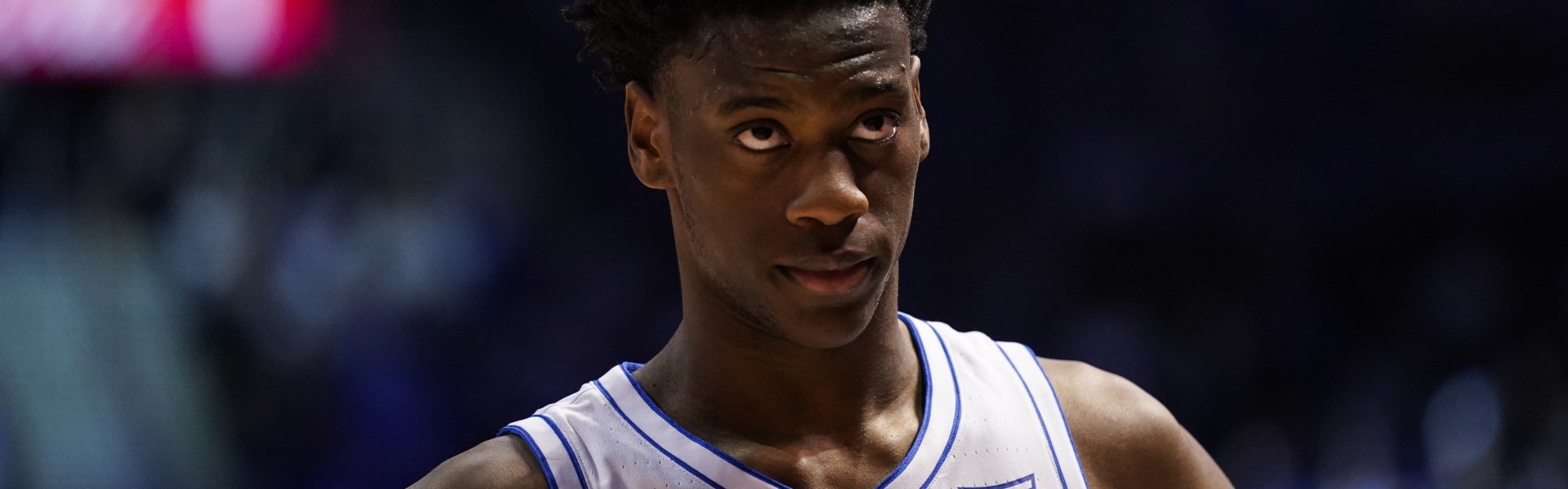 kaiyun sports-两破纪录~状元热门迪班萨分区锦标赛狂轰40+9+6 杜兰特一纪录作古