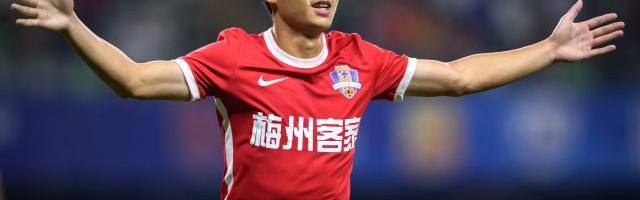 体育平台-【中超】尹鸿博单刀陈国抗两球 梅州6比0大胜河北