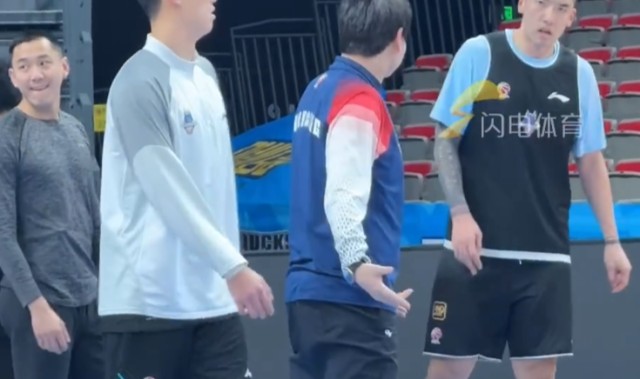官方网站-备战北京！邱彪禁赛仍指导，高诗岩膝盖积水缺席，外教希望三连胜