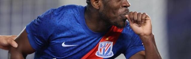 开云官方-莫雷诺连场不敢主罚点球 巴索戈绝平为丢单刀救赎