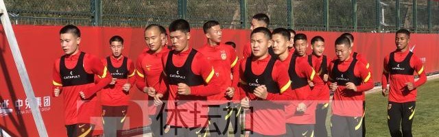 体育平台-“新”国少先扎紧篱笆 17名新人进队接受考察