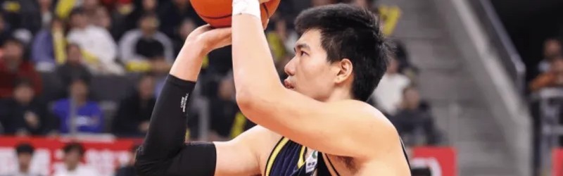 体育赛事-焦泊乔半场出战7分钟，投篮5中4得到10分8篮板1助攻