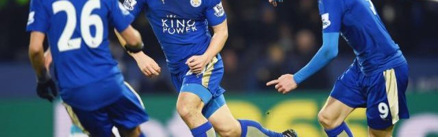 开云体育-日伊两球星参加18强赛抽签仪式 谁将定国足签运？