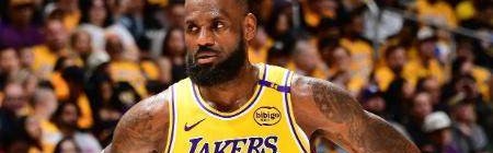 开云官方-曝詹姆斯养伤已近3个月 湖人球星或将长期缺阵