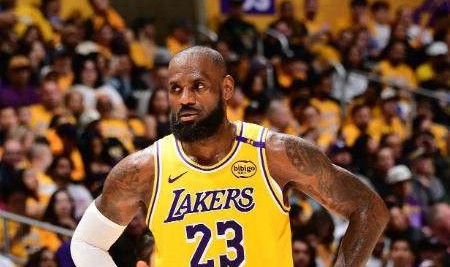 开云官方-曝詹姆斯养伤已近3个月 湖人球星或将长期缺阵